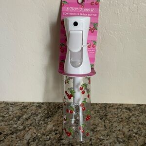 New Betsey John Continuous Spray Bottle
10.14 ounces